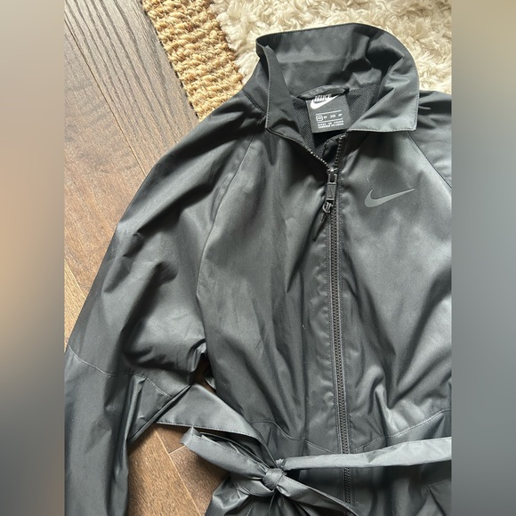 Brand new - Nike trench coat water resistant - Picture 2 of 3